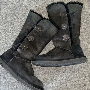 UGGS